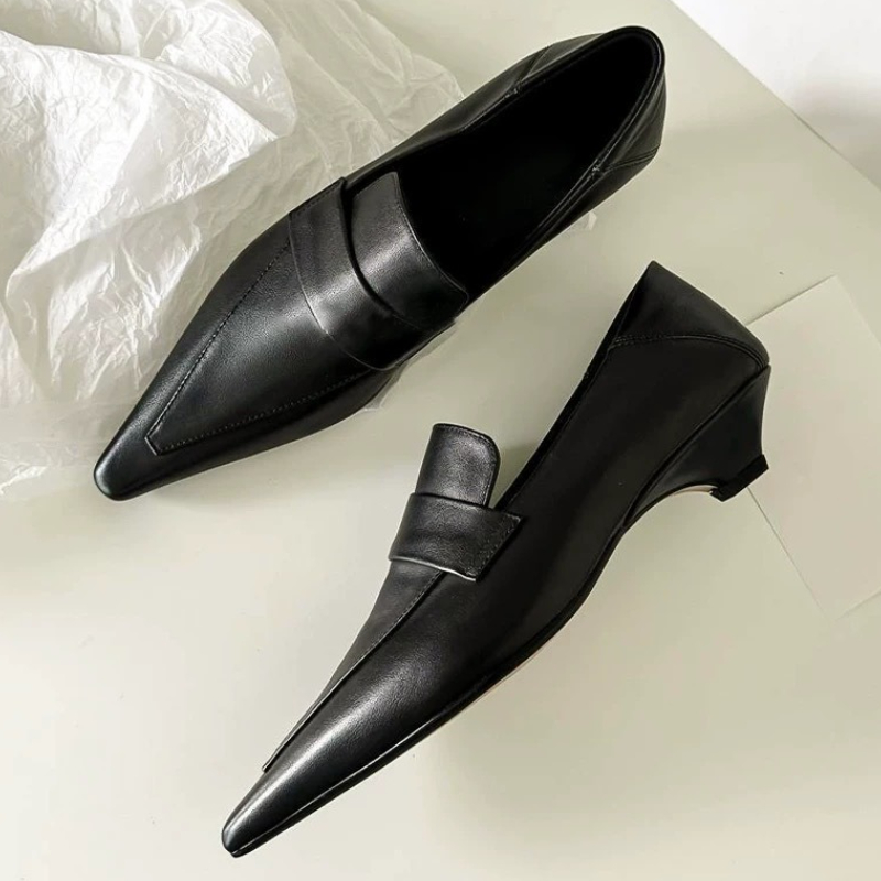 Kitten Heel Women - รองเท้าส้นเตี้ยหัวแหลม ดีไซน์หรูหรา สไตล์อังกฤษ หนังแท้ สำหรับฤดูใบไม้ร่วง เหมาะสำหรับผู้หญิงวัยทำงาน